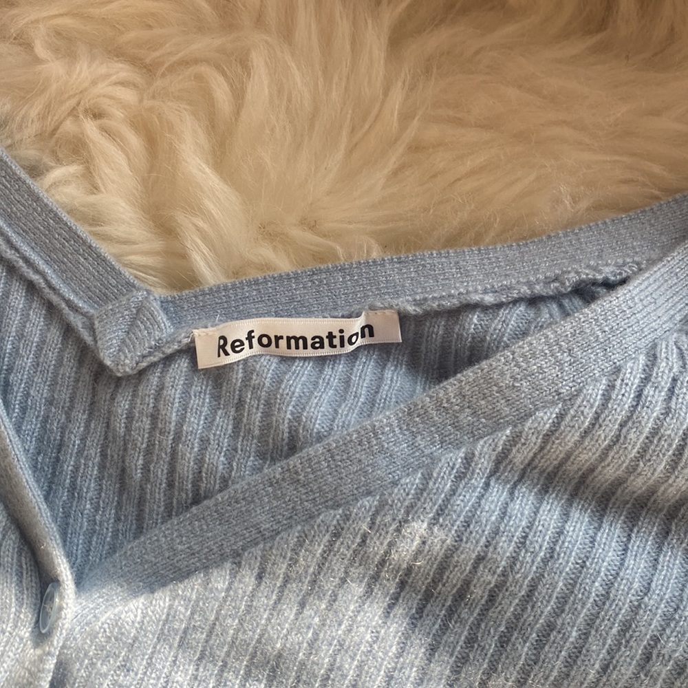 NWT Reformation Cashmere Cropped Double V Cardigan baby blue Size S - Picture 3 of 5